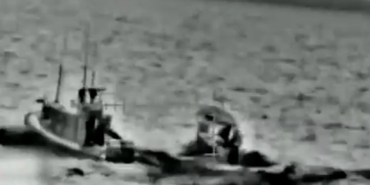 Una operación israelí para interceptar barcos de Gaza, el 11 de mayo de 2019, en un video publicado por el IDF el 7 de junio de 2019. (captura de pantalla: FDI)
