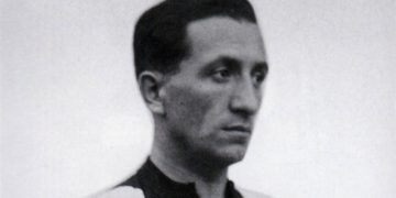 Equipo de fútbol de Polonia rinde homenaje a Józef Klotz, asesinado durante el Holocausto