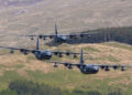 Observa a cuatro MC-130J de la USAF en impresionante formación volando sobre Mach Loop