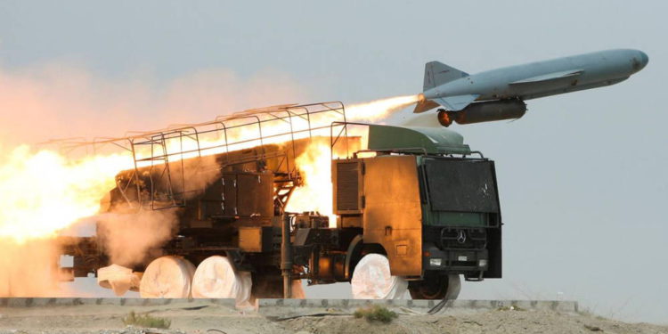 Arabia Saudita intercepta misiles balísticos sobre Riad