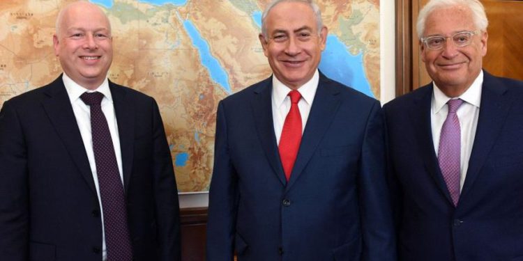 Greenblatt, Netanyahu y Friedman. (Crédito de la foto: CHAIM ZACH / GPO)