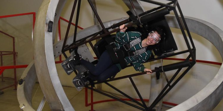 Noa Yiflah, de 18 años, participa en el Campamento Espacial de la NASA en Huntsville, Alabama, en septiembre de 2017 | Foto: Kemi Matas