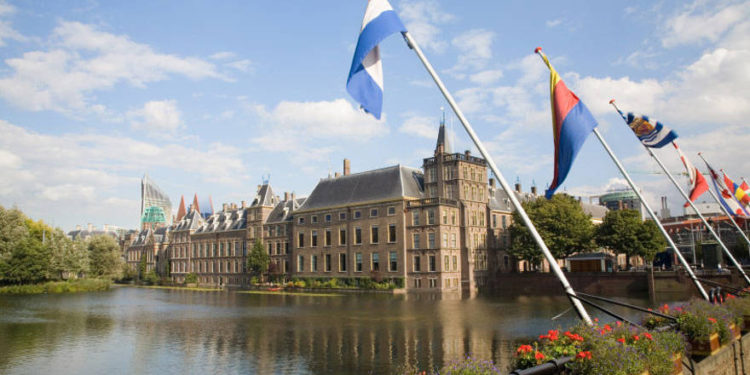 Binnenhof, el parlamento holandés iStock