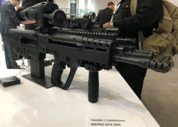 Tavor 7 rifle de asalto bullpup. (Crédito de la foto: ANNA AHRONHEIM)