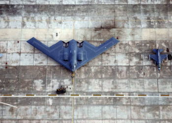 Fuerza Aérea de EE.UU. conmemora el 30 aniversario del vuelo de prueba del B-2
