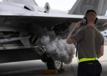 Pilotos del F-22 Raptor llevan a cabo entrenamiento para optimizar sus capacidades