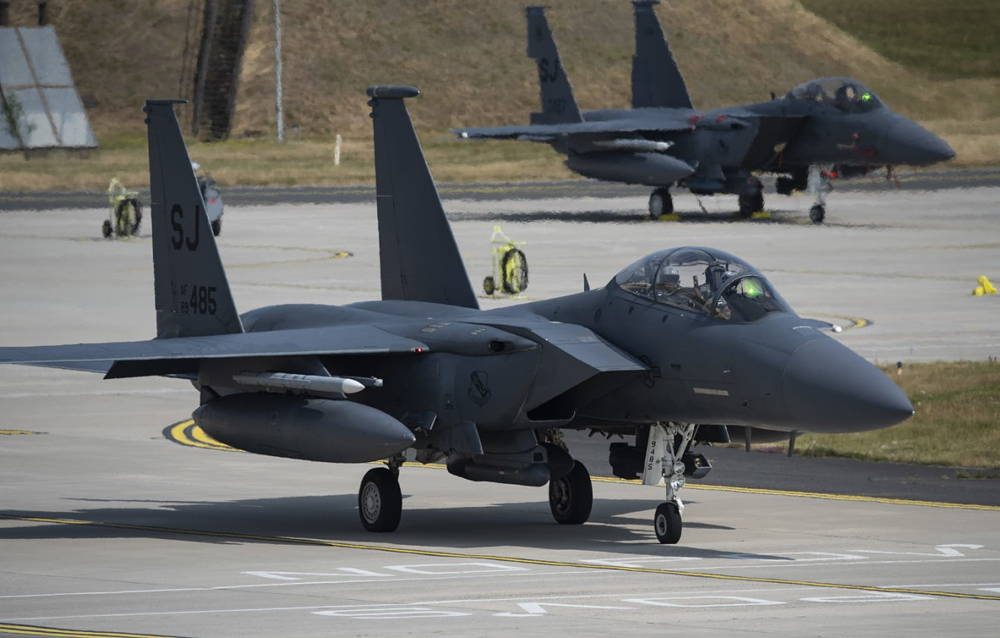 Fuerza Aérea de EE.UU. desplegó cazas F-35 y F-15 a Lituania.