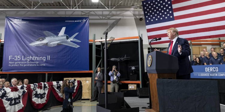 Trump anuncia planes para expandir el trabajo de sostenibilidad del F-35