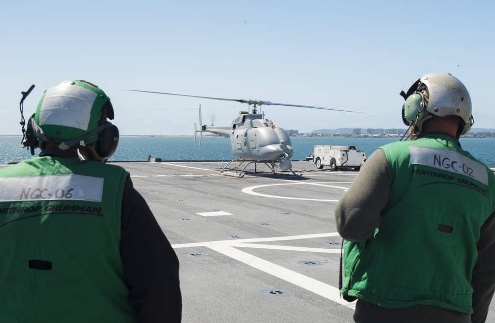 Japón considera la posibilidad de adquirir helicópteros no tripulados MQ-8C Fire Scout
