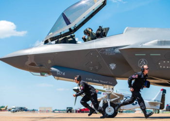 Fuerza Aérea advierte que está lista para proteger el Aérea 51