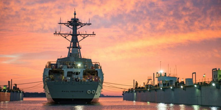Marina de los EE.UU. encargará su nuevo destructor de misiles guiados