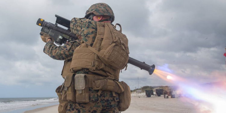 Marines de EE.UU. usan el misil Stinger de Raytheon para destruir el UAV
