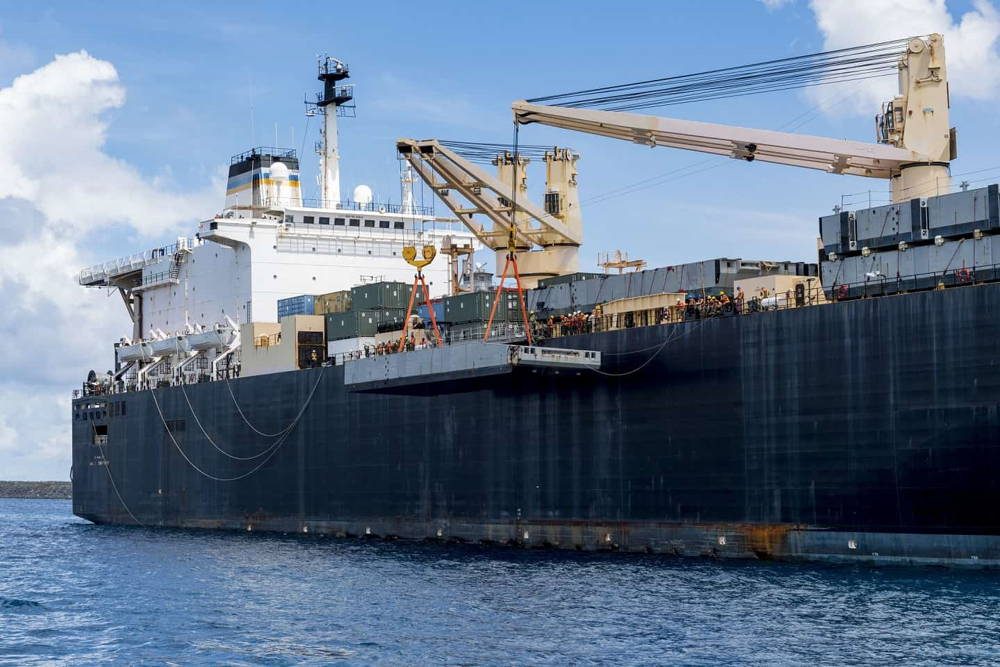 La Marina de los EE.UU. presenta el "tren marítimo" para equipos de descarga y carga