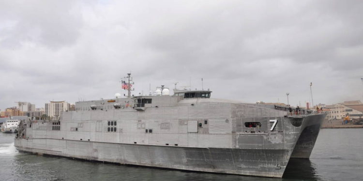 Buque de transporte USNS Carson City de la Marina de EE.UU. llega a Nigeria
