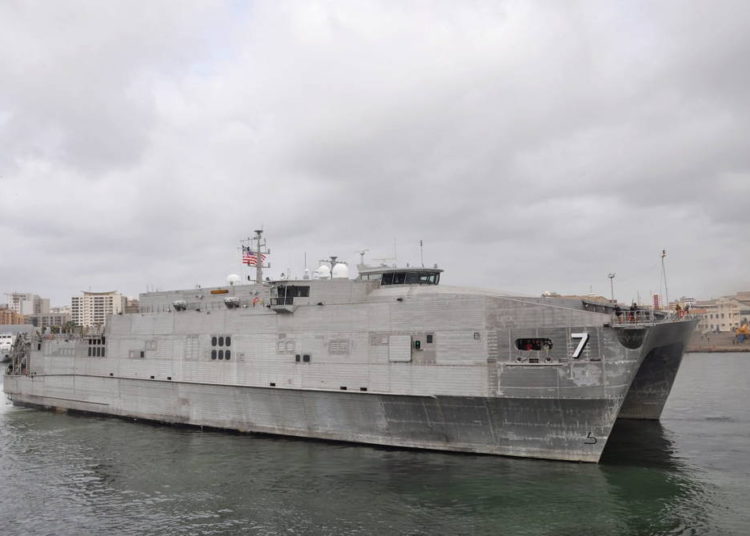 Buque de transporte USNS Carson City de la Marina de EE.UU. llega a Nigeria