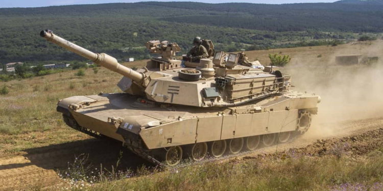 Tanques Abrams del Ejército de EE.UU. participan en un ejercicio marítimo multinacional