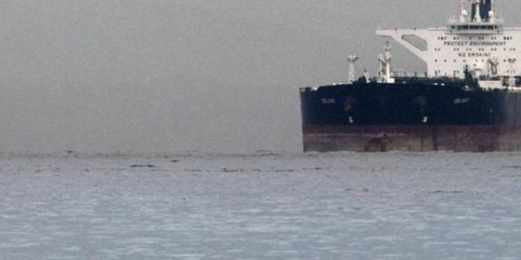 Barco que estuvo varado en Brasil zarpó después de recibir combustible