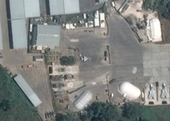 Imágenes satelitales muestran MiG-21 Fishbed en la base aérea rusa en Siria