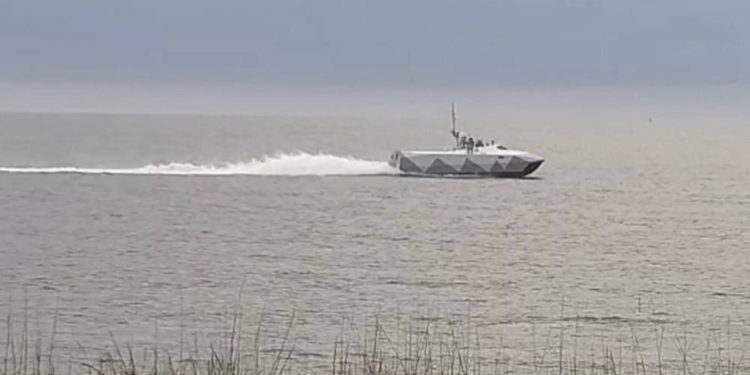 Barco futurista de la Marina de los EE. UU. fue visto en la costa de Virginia Beach