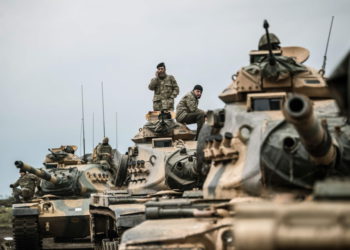Turquía despliega fuerzas cerca de Siria ante amenaza de sanciones de Estados Unidos