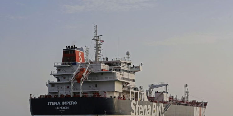 Irán protesta por llegada de segundo buque de la Armada Británica al Golfo Pérsico