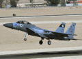 Tripulación Israelí F-15 aterriza después de que el Canopy vuela a 30,000 pies de altura
