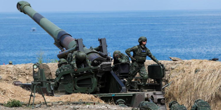 China está “muy inconforme” con la presencia militar de EE.UU. en Taiwán