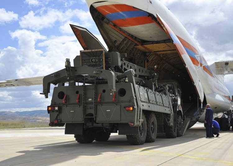 Primera fase de transferencia de S-400 de Rusia a Turquía se ha completado