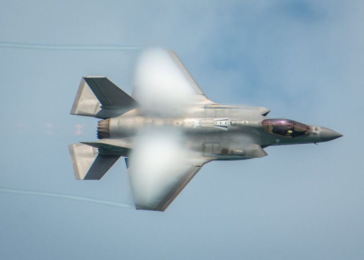 Turquía pide a EE.UU. que revoque la decisión sobre la exclusión del F-35