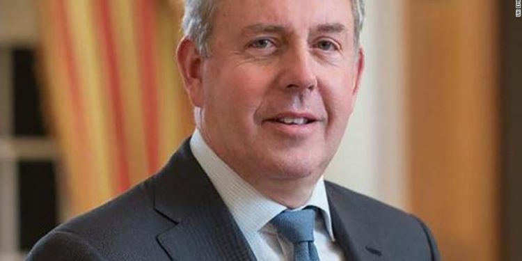 Embajador de Reino Unido en EE.UU. renuncia tras llamar a Trump “inepto”