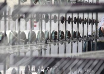 Tres ciudadanos iraníes acusados de exportar fibra de carbono de EE. UU. a Irán