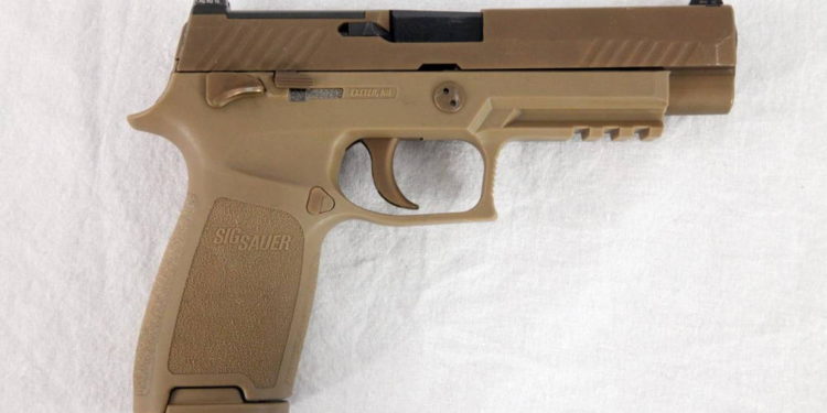Ejército de los EE.UU. recibe nuevas pistolas Sig Sauer M17 y M18