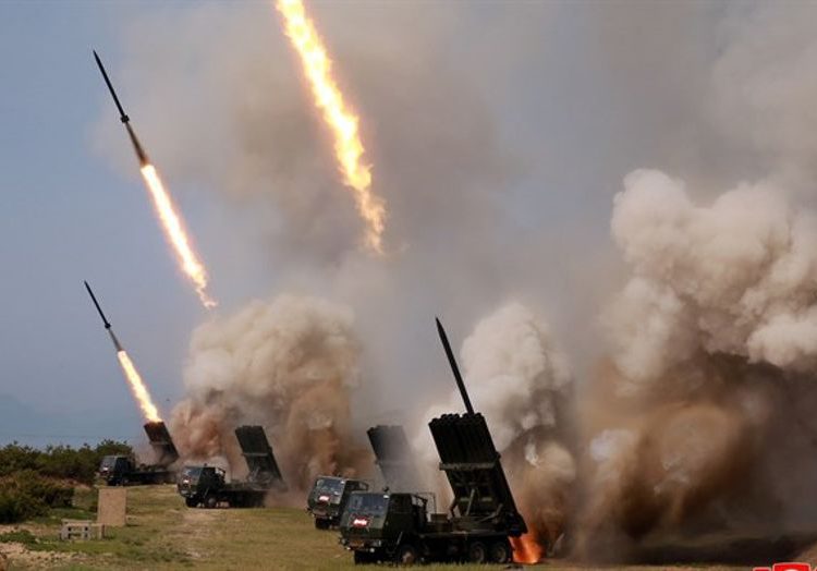 Corea del Norte dispara tres proyectiles de corto alcance frente a su costa