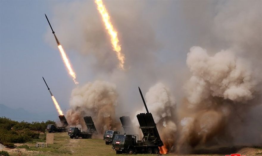 Resultado de imagen de Corea del Norte dispara tres proyectiles, el segundo lanzamiento de 2020