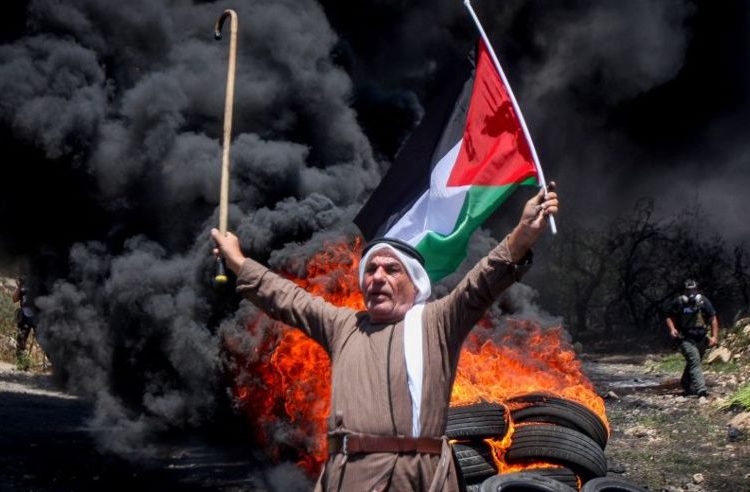 La quema de neumáticos palestina: ¿por qué el mundo está silencioso?