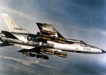 ¿Por qué el caza F-105 Thunderchief fue apodado "Thud"?