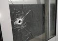 Árabes disparan a un edificio residencial en Lod