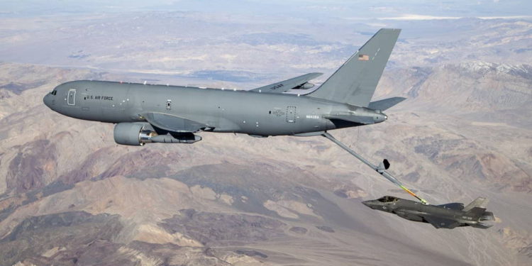 Fuerza Aérea de EE.UU. exhibe capacidades de sus dos nuevos aviones de reabastecimiento de combustible