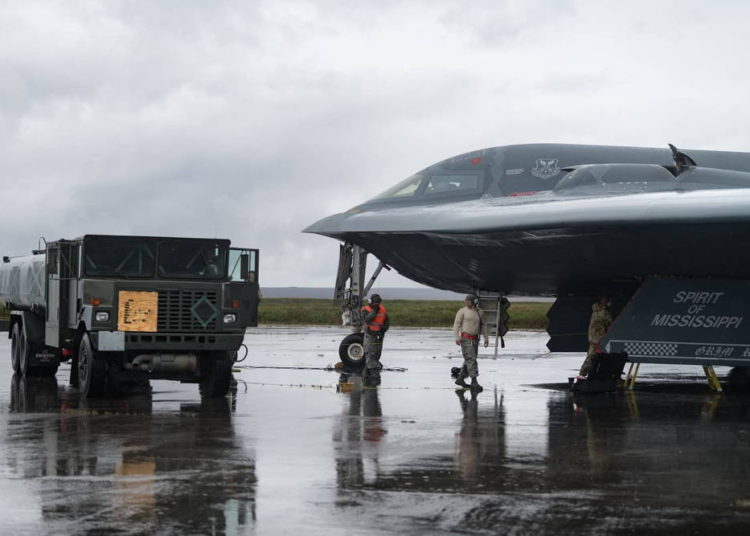 Bombarderos sigilosos B-2 de la Fuerza Aérea de EE.UU. aterrizan en Islandia