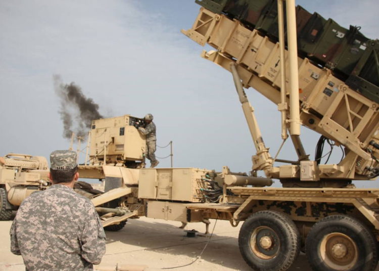 Raytheon anuncia venta del sistema de defensa antiaérea y antimisiles Patriot a Bahrein