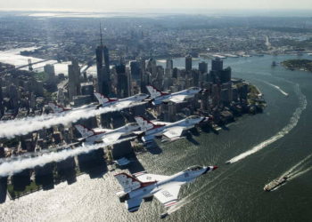 Thunderbirds de la USAF publicaron un video 360° de la cabina del F-16 sobre el río Hudson