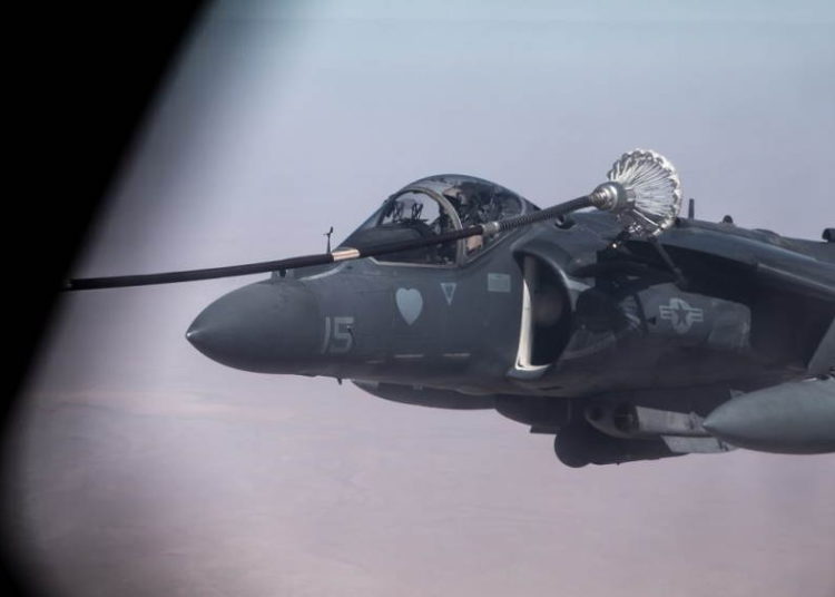 Cuerpo de Marines de EE.UU. despliegan aviones AV/8B Harriers en Kuwait
