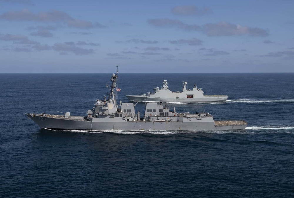Marina de EE.UU. lleva a cabo el ejercicio naval PASSEX con la Marina Real Danesa