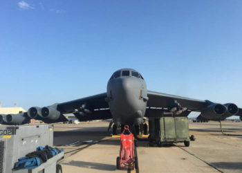 Bombardero B-52H demuestra la capacidad de contrarrestar una invasión masiva de marines