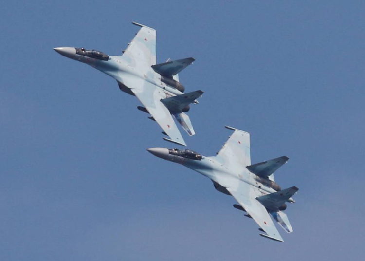 Cazas Su-35S y Mig-35BM de rusia interceptaron avión espía de Estados Unidos