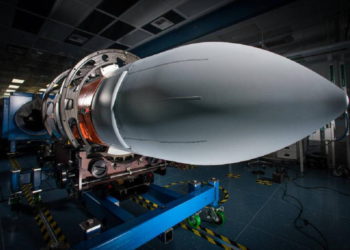 Raytheon entrega la primera cápsula de interferencia de Growler para pruebas de la Marina de EE. UU.