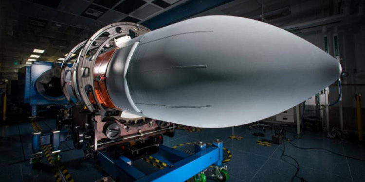 Raytheon entrega la primera cápsula de interferencia de Growler para pruebas de la Marina de EE. UU.