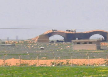 Explosión de la base aérea de Siria mata a docenas de combatientes del régimen