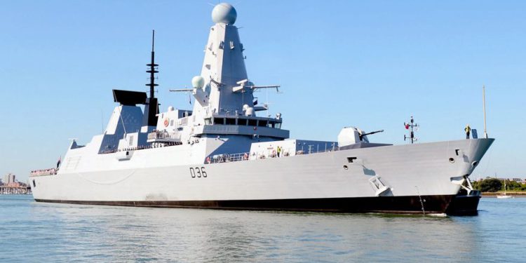 Reino Unido envía su tercer buque de guerra al Gofo en medio de tensiones en la región