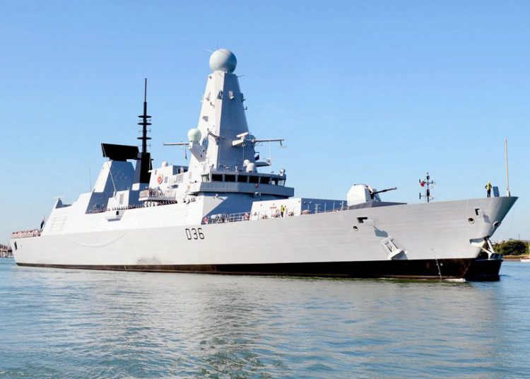 Reino Unido envía su tercer buque de guerra al Gofo en medio de tensiones en la región
